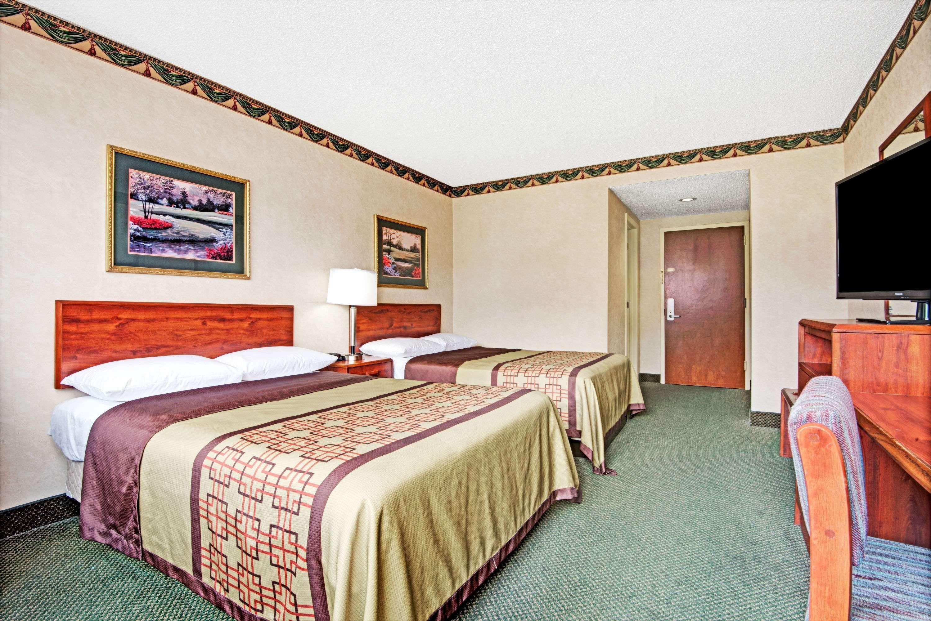 Super 8 By Wyndham Raleigh North East Otel Dış mekan fotoğraf