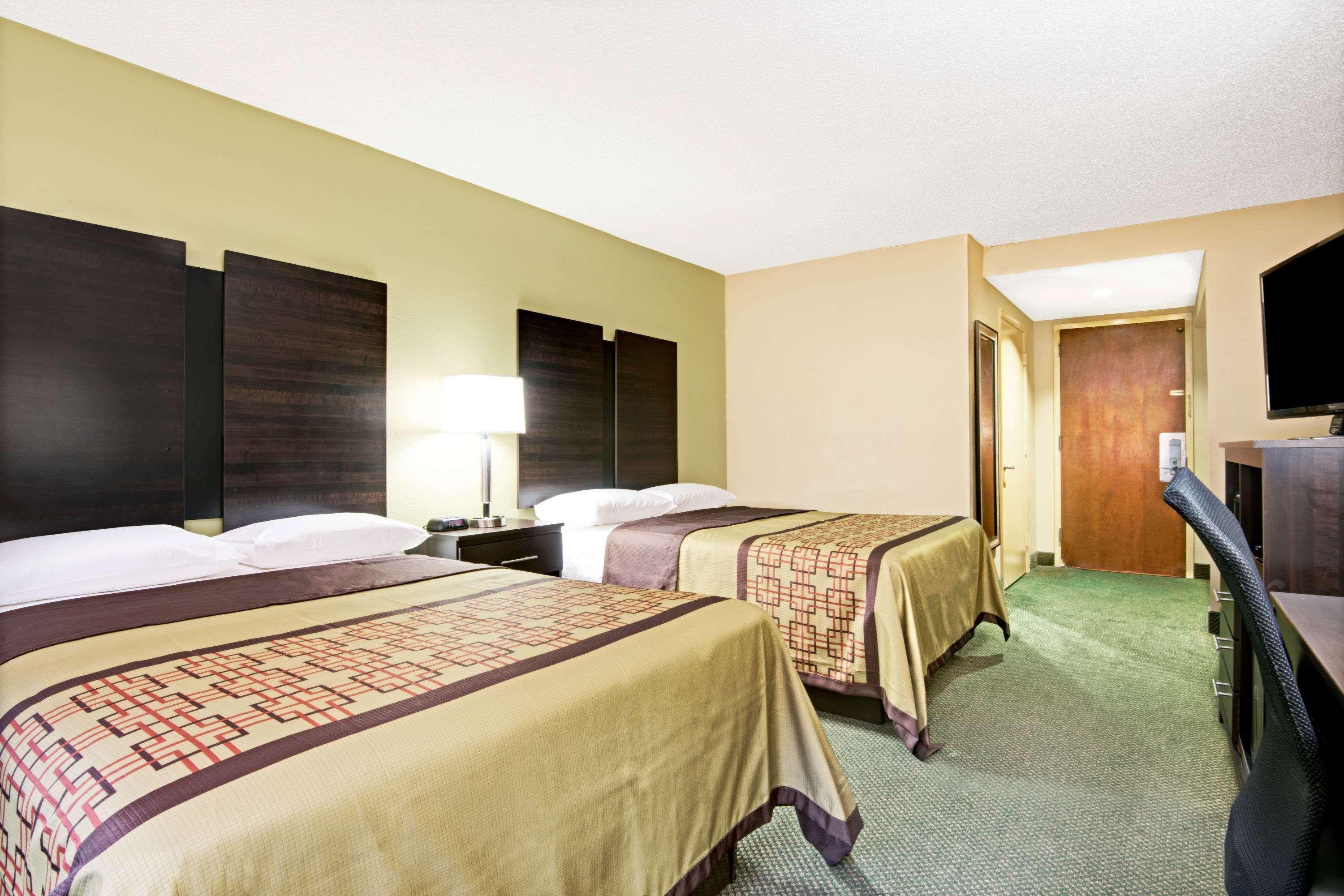 Super 8 By Wyndham Raleigh North East Otel Dış mekan fotoğraf