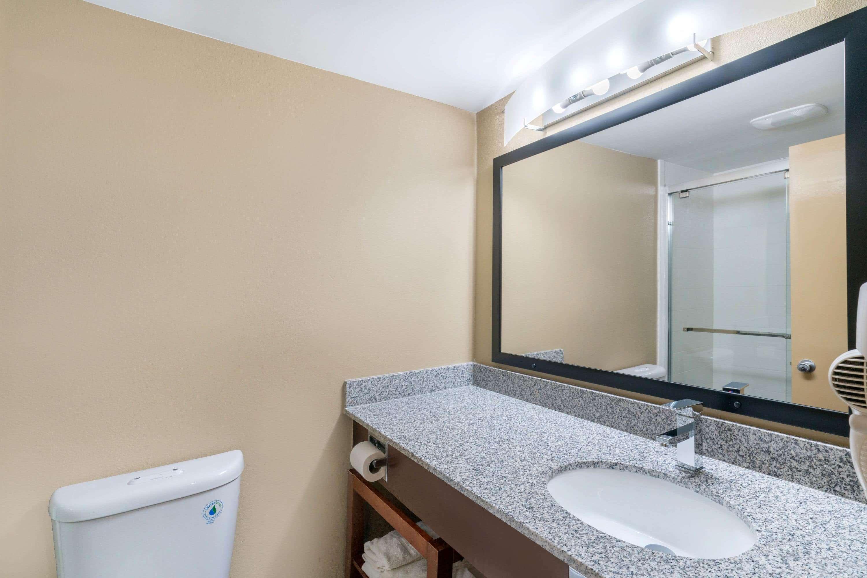 Super 8 By Wyndham Raleigh North East Otel Dış mekan fotoğraf