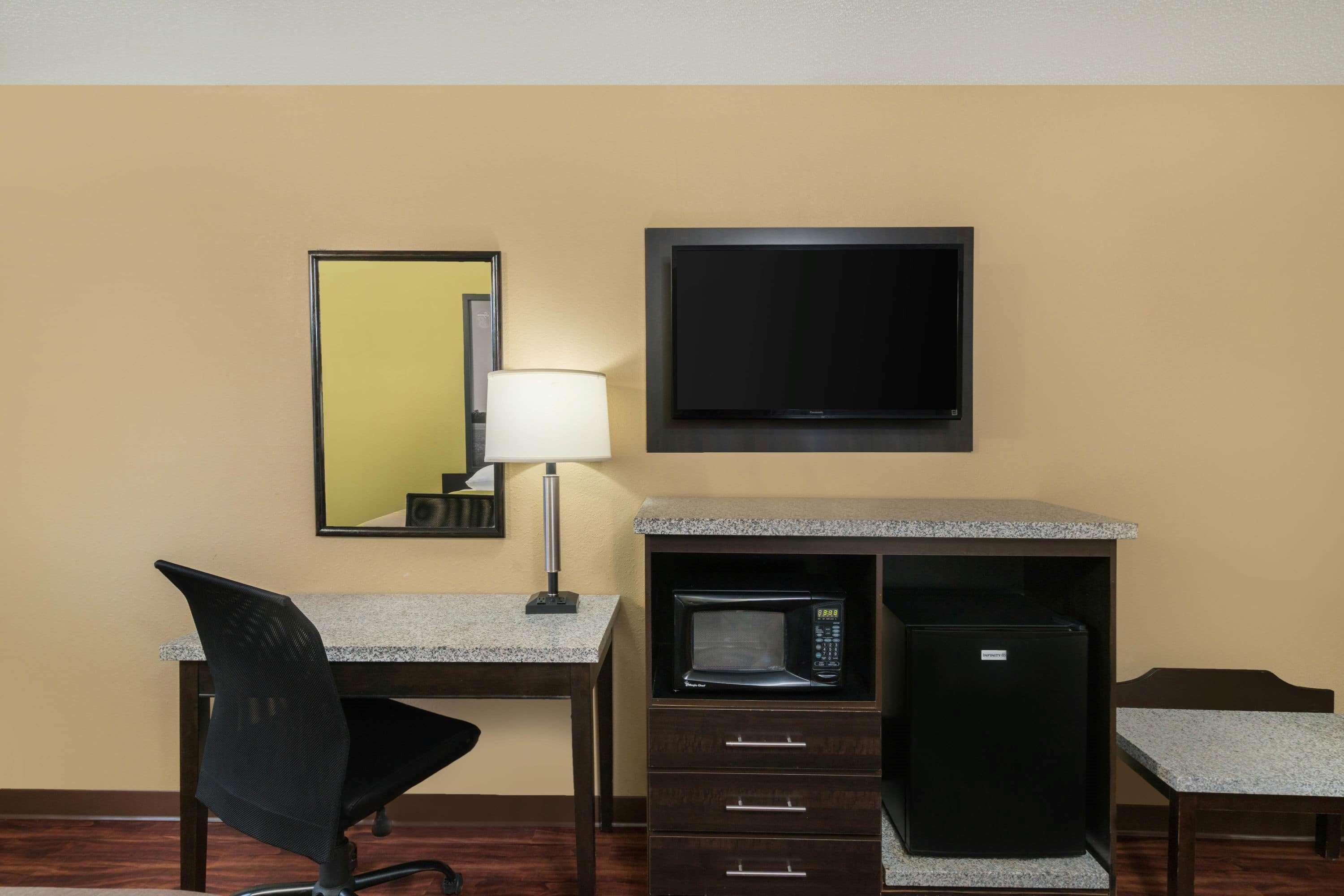 Super 8 By Wyndham Raleigh North East Otel Dış mekan fotoğraf