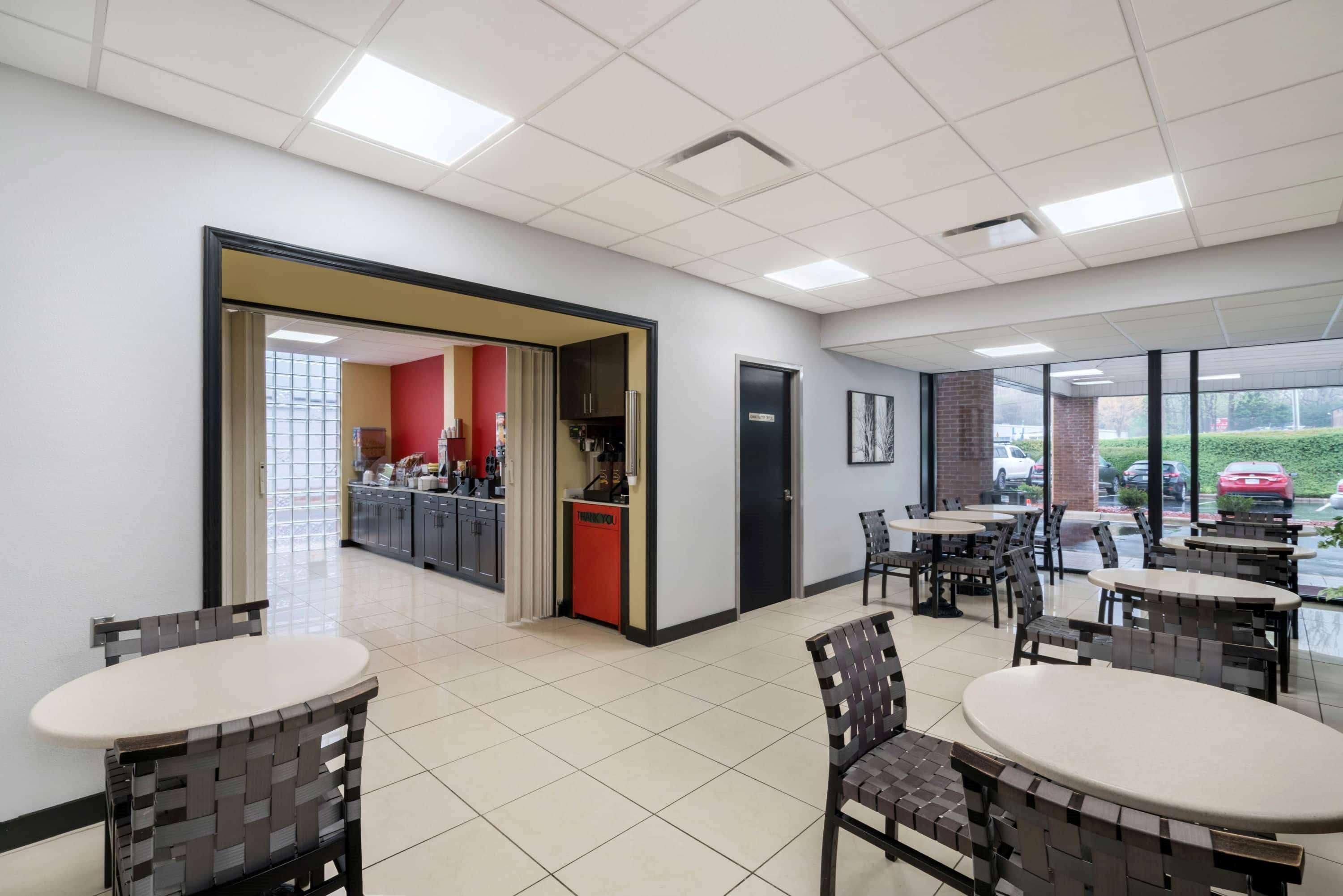 Super 8 By Wyndham Raleigh North East Otel Dış mekan fotoğraf