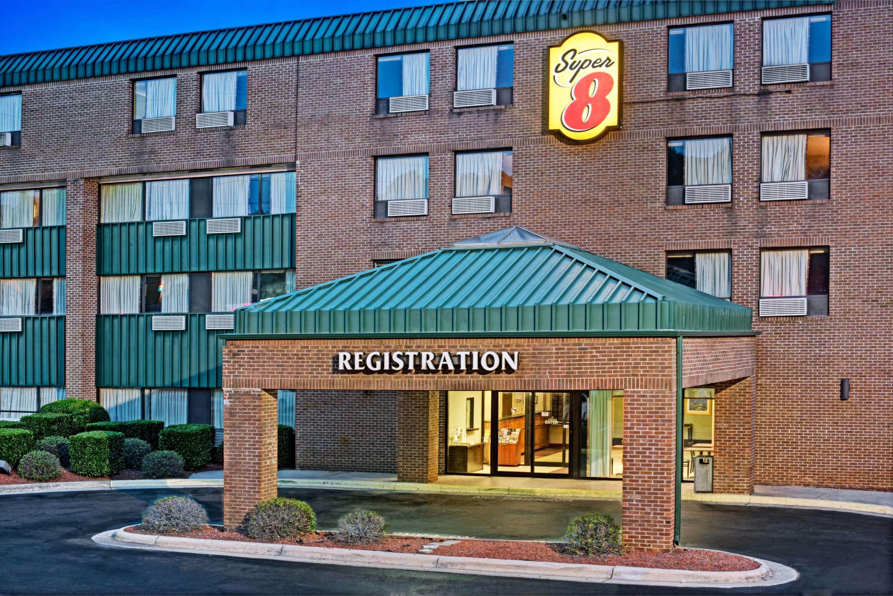 Super 8 By Wyndham Raleigh North East Otel Dış mekan fotoğraf